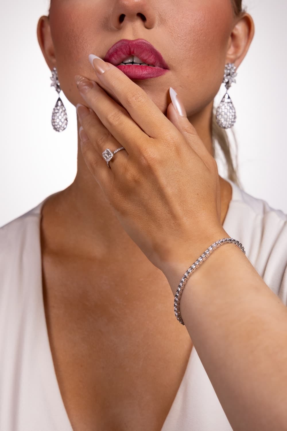 Model bærer Amiora-smykker